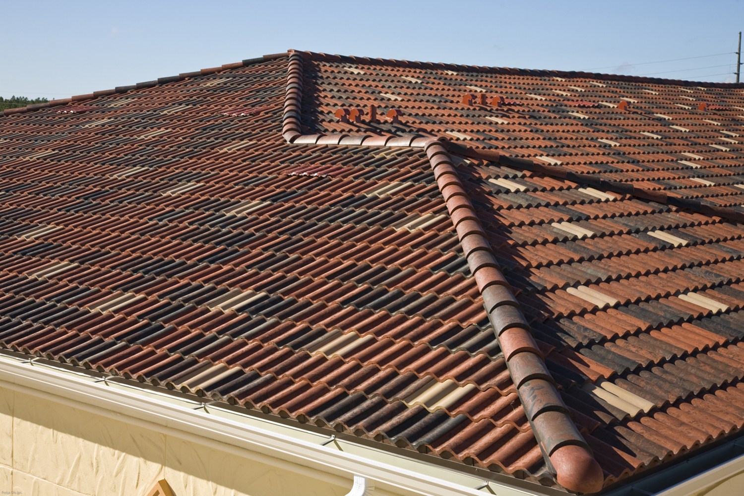 Clay tile roof installation